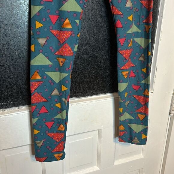 LuLaRoe Women’s Green Multicolored Triangular Geometric shaped Leggings size OS - Picture 3 of 4